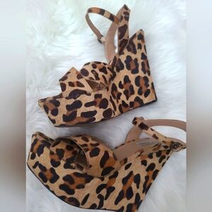 Steve Madden 9.5 M Leopard platform sandal